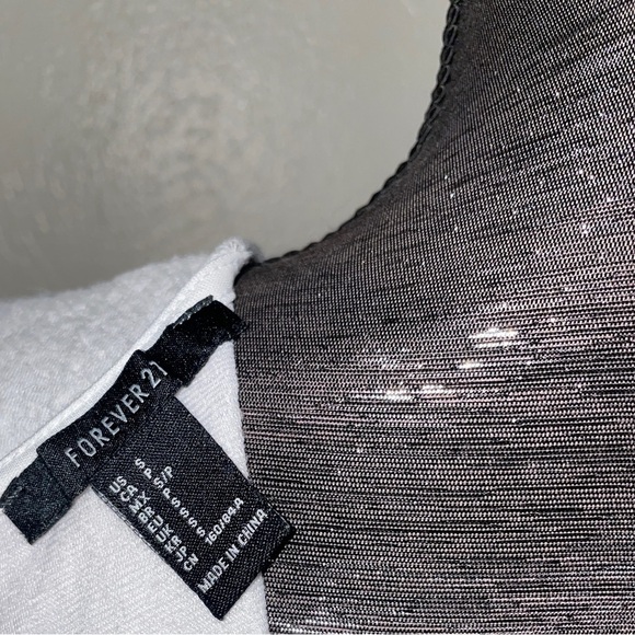 Long Sleeve Crop Top - Picture 14 of 14